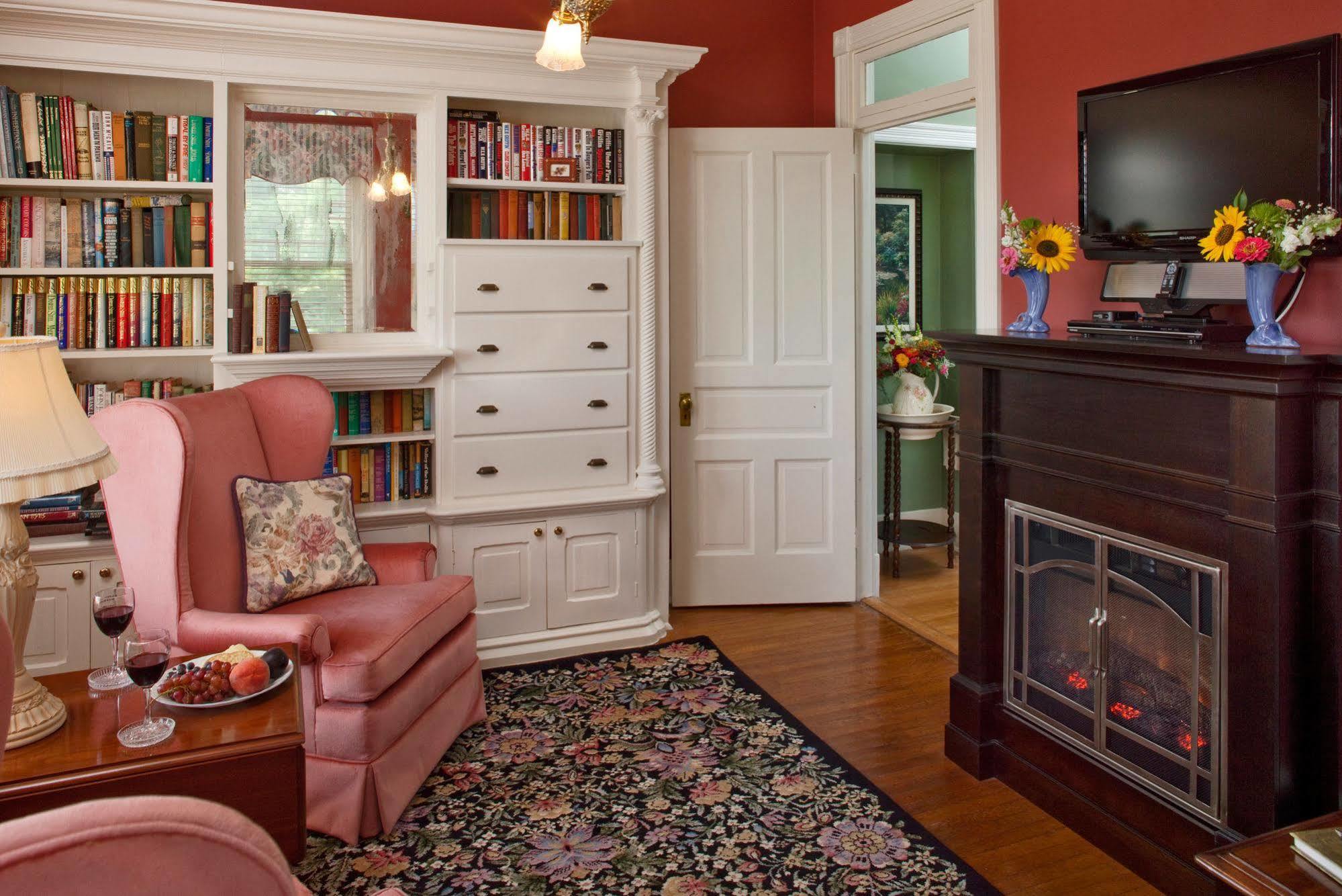 B.F. Hiestand House Bed & Breakfast Marietta Exterior photo